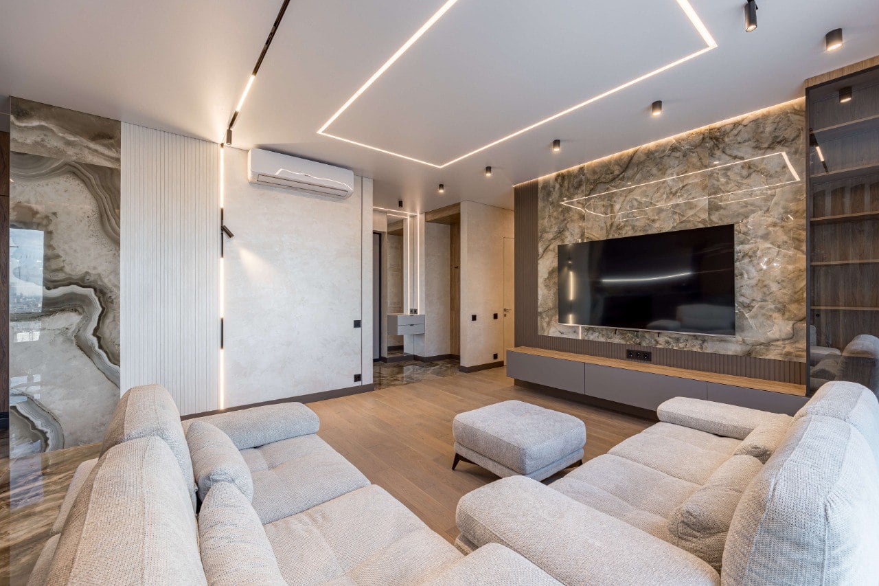 Гостиная и входная зона